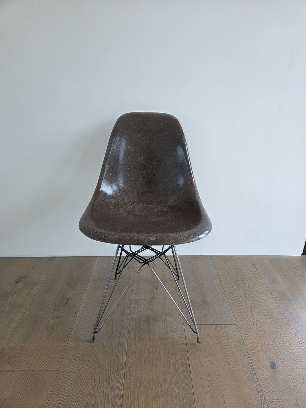 Stühle: Vitra und eames Chair – Gebraucht aus Zürich von PeterPanama