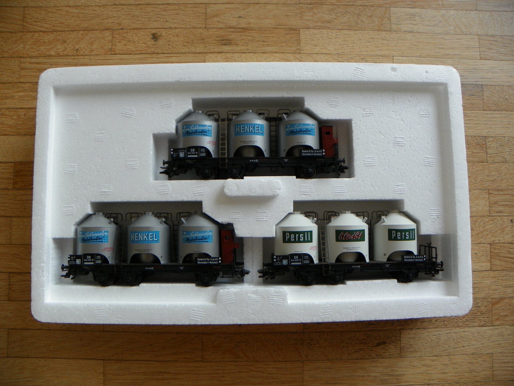 Märklin Modelleisenbahnen: Märklin 47896 Güterwagen-Set Henkel – Gebraucht aus Kriens von mel_r9w8 2