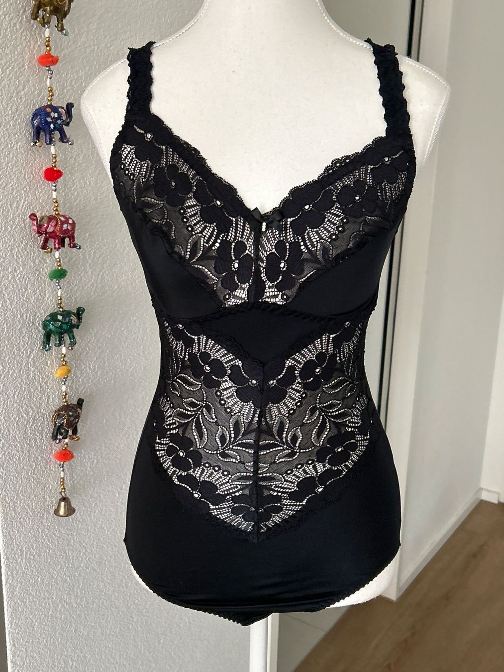Sonstige Unterwäsche: Bodyforming Body schwarz mit Spitze – Neu (gemäss Beschreibung) aus Brunnen von Nala2929