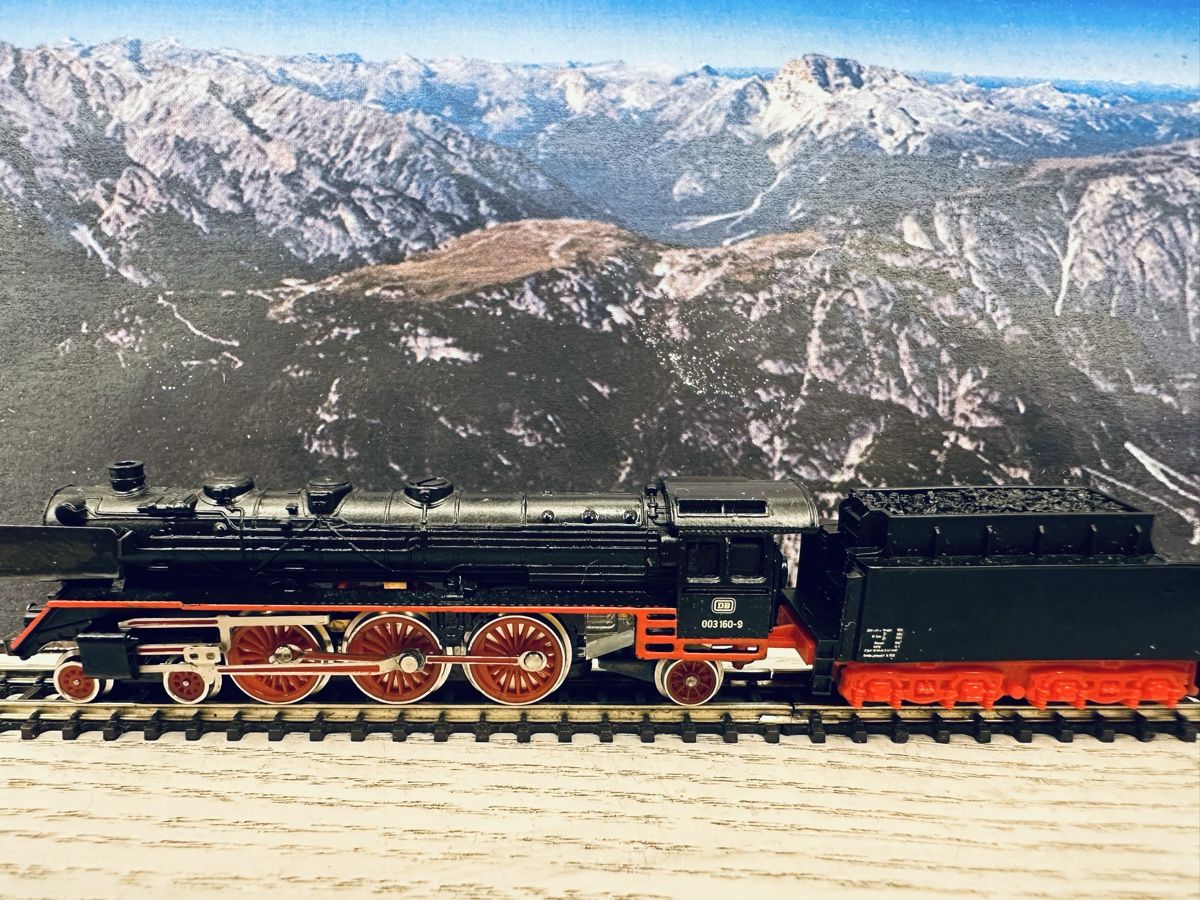 Märklin Modellini di ferrovie: Märklin 8885 DB BR 03 – Usato da Lupsingen venduto da New-Haven 1