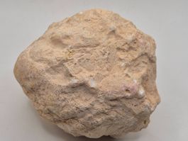 Geschlossene Quarz Geode aus Midelt in Marokko (832 gr.)