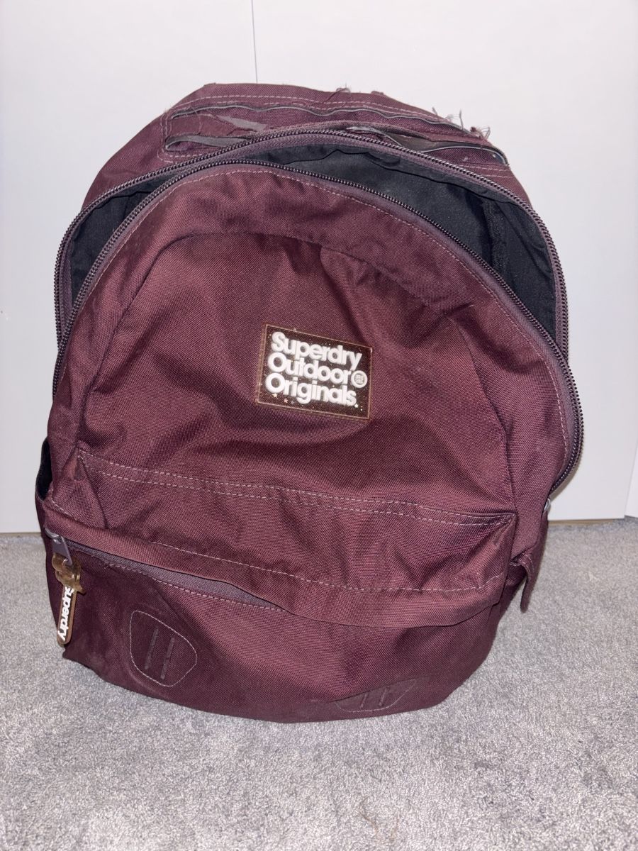 Superdry Zaini: Superdry Rucksack dunkelrot / lila – Usato da Winterthur venduto da van_8fsq