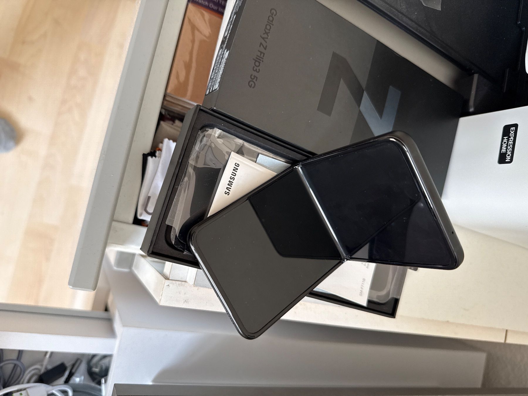 Samsung Telefoni cellulari / Smartphones: Galaxy Z flip3 5G – Usato da Winterthur venduto da hos_p7x8