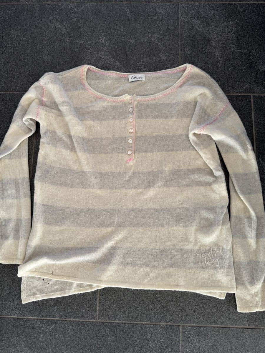 Zara Pullover & Sweatshirts: 2 wunderschöne Kashmir Wolle Pullover, Grösse 38/40 – Gebraucht aus LAUERZ von sruncheli73 1