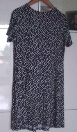 Robe noir avec points blancs T46 stretch