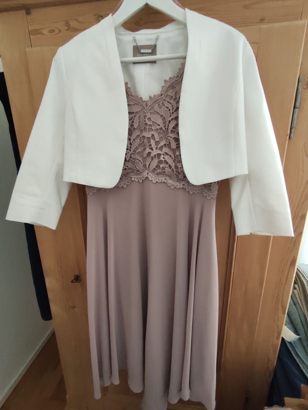 Kleider: Cocktailkleid altrosa Grösse 38 – Gebraucht aus Widnau von aschmi