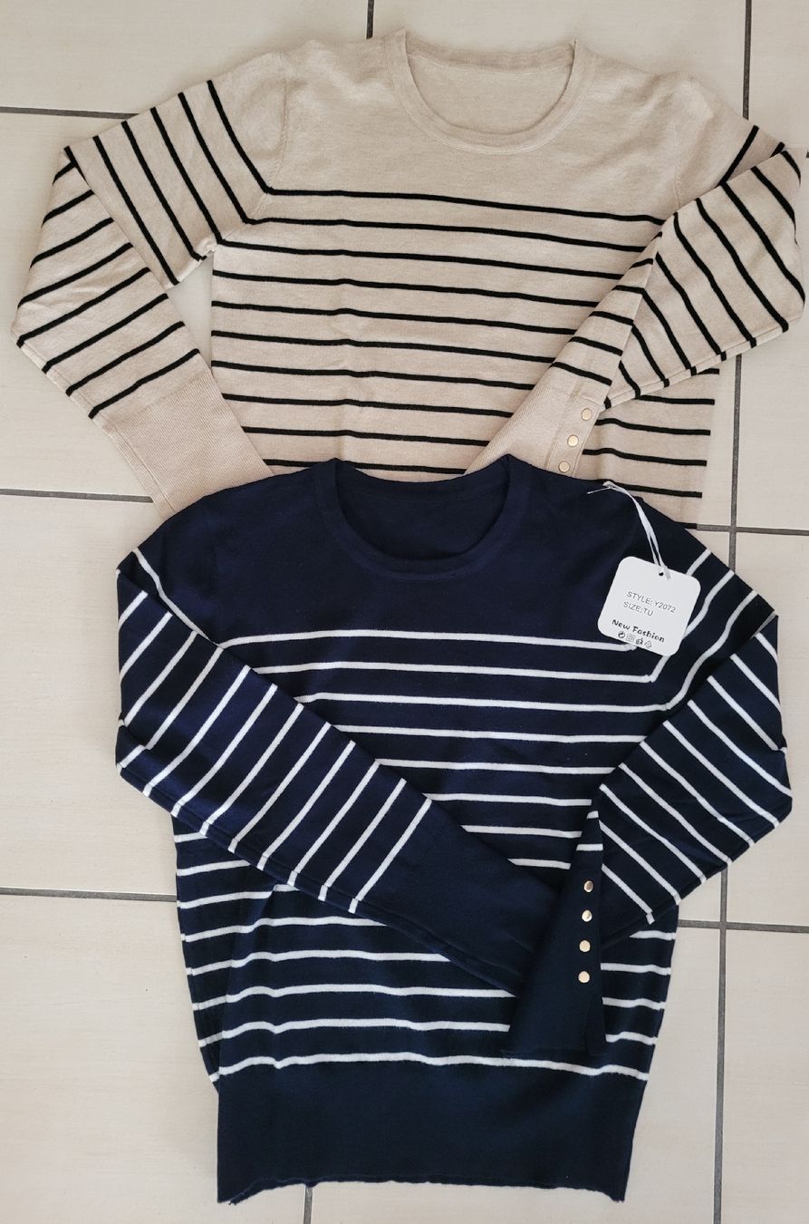 Pullover & Sweatshirts: Lot de 2 pulls à rayures - Taille unique – Neu und originalverpackt aus Renens VD von Domino73