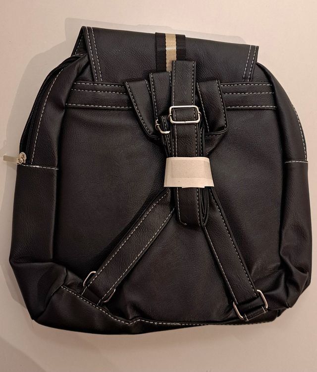 Zaini: Neuer Rucksack, ungebraucht schwarz – Nuovo (secondo la descrizione) da Oetwil am See venduto da Storck 1