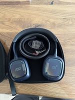 Casque Astro A30 avec étui et câbles inclus