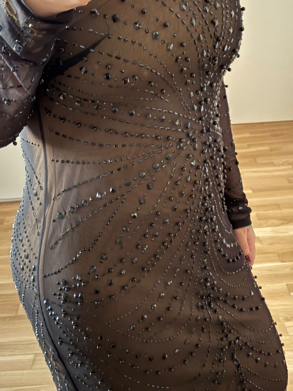 Kleider: Ein sehr schönes und elegantes Abendkleid. – Neu (gemäss Beschreibung) aus Suhr von So-786- 1