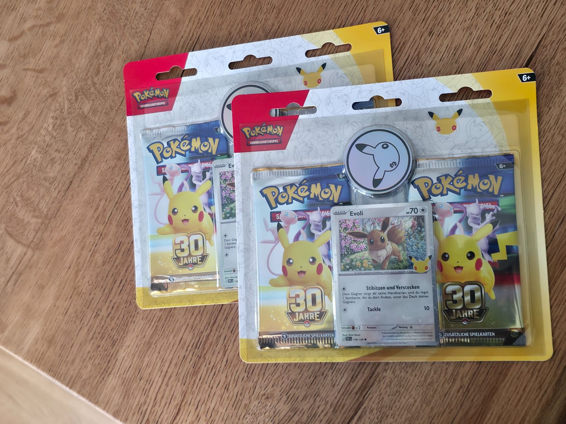 Pokémon Sammelbilder & Trading cards: Pokemon 30 Jahre Bundle – Neu und originalverpackt aus Winterthur von nadineM97 3