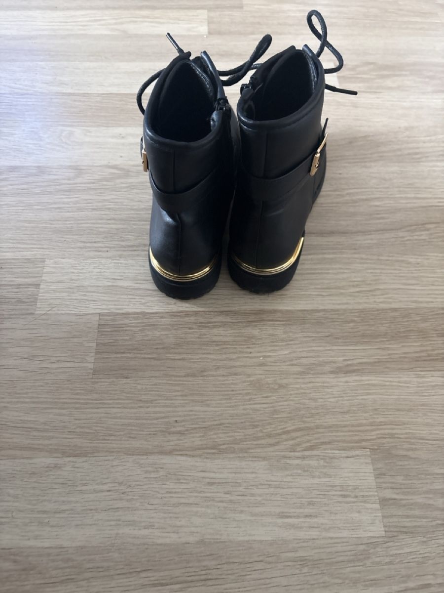 Scarpe per ragazze: Bottines  – Usato da La Chaux-de-Fonds venduto da tuoro25 3