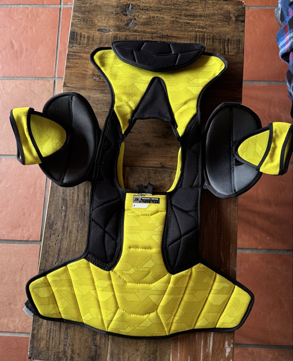 Bauer Protections: Bauer Supreme M3 Brustpanzer JR Medium gebraucht – D'occasion à Neuhausen am Rheinfall par Sachi78 1