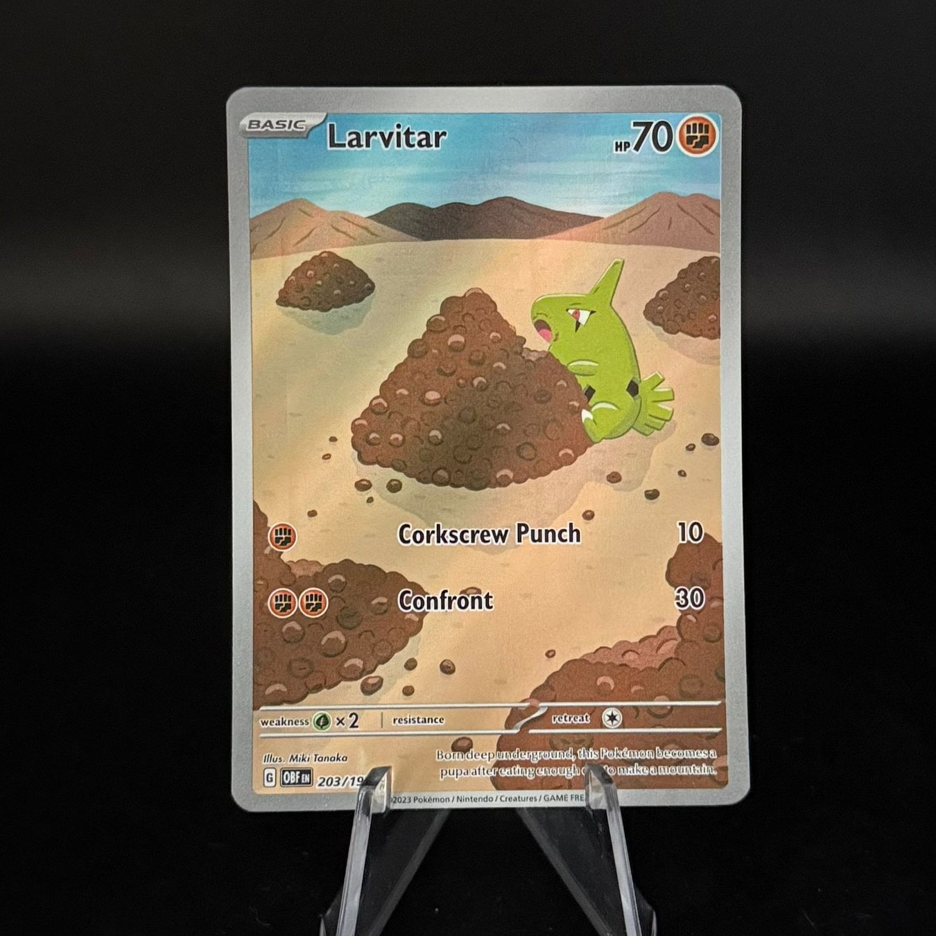 Pokémon Carte collezionabili: Larvitar #203 Pokemon Obsidian Flames – Usato da Feuerthalen venduto da Plazatoys