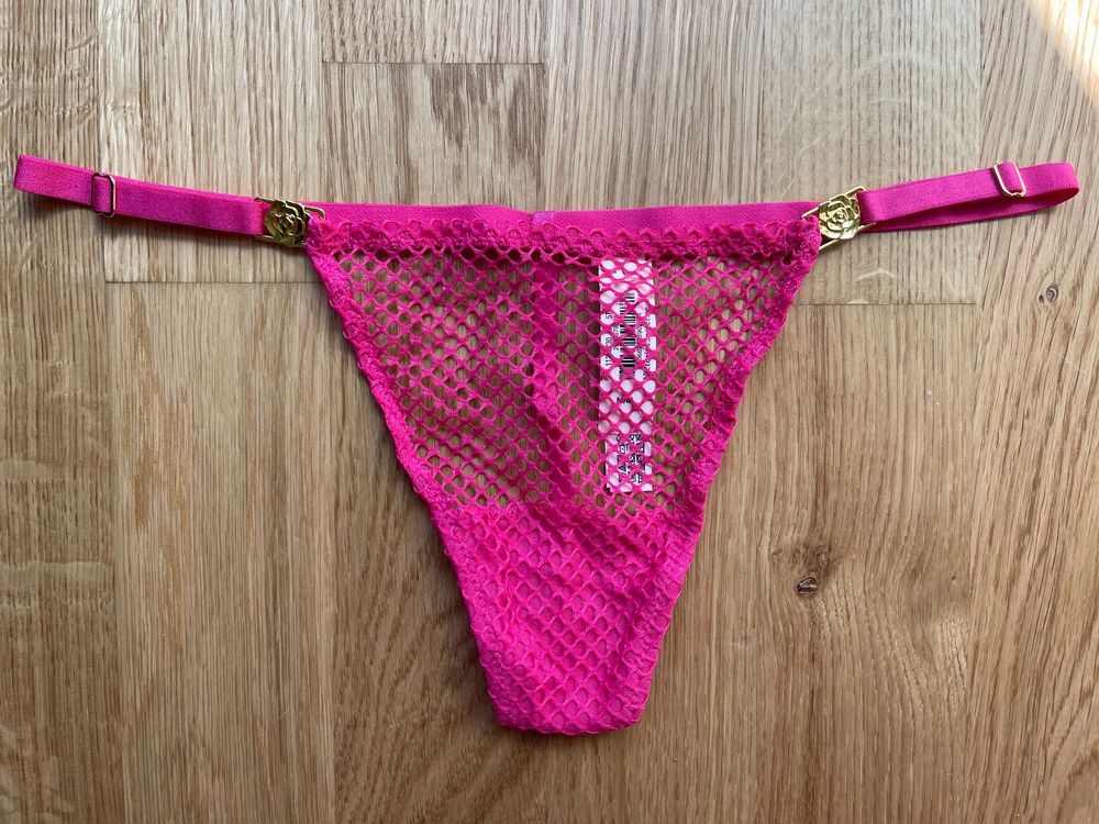 Victoria s Secret Adjustable V String Fishnet Thong M NEW (Neu und
