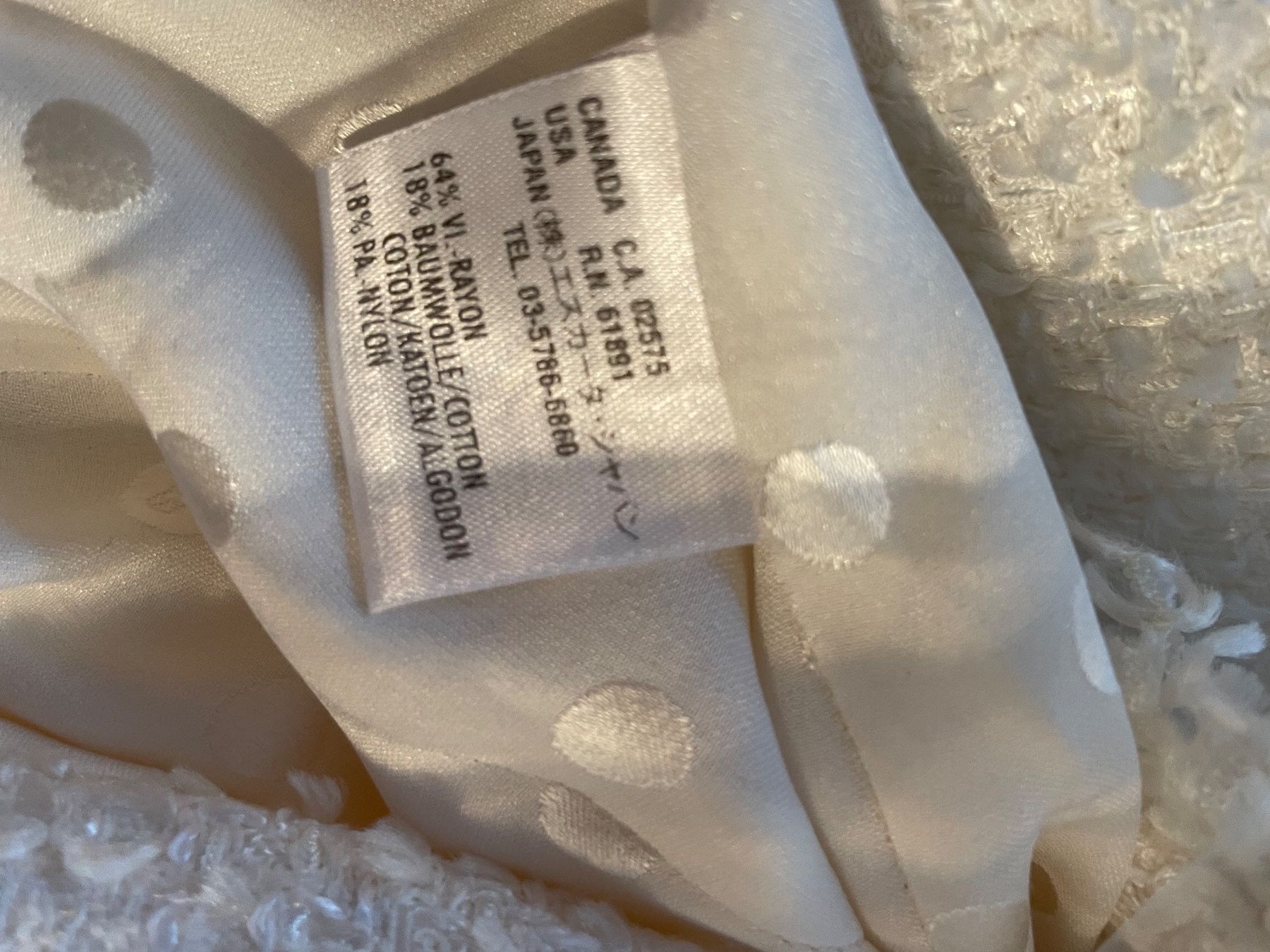 Escada Giacche: Escada Kurzblazer aus Bouclé/Tweed – Usato da Reinach BL venduto da pinusmugo 4