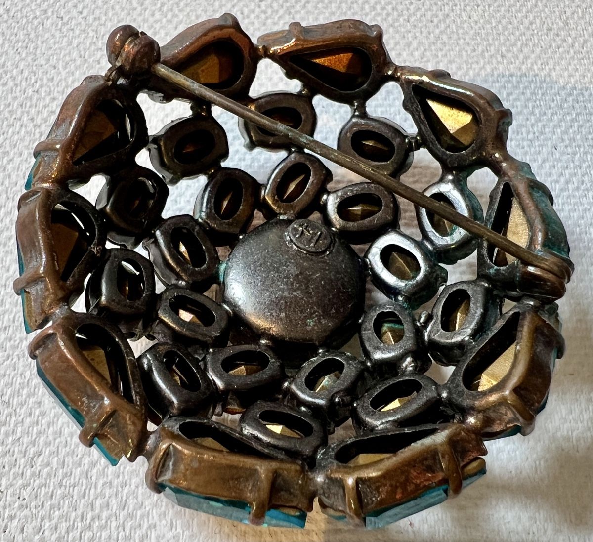 Broschen & Nadeln: Vintage Strass-Brosche rund. – Gebraucht aus Zürich von rsa_dv8r 1