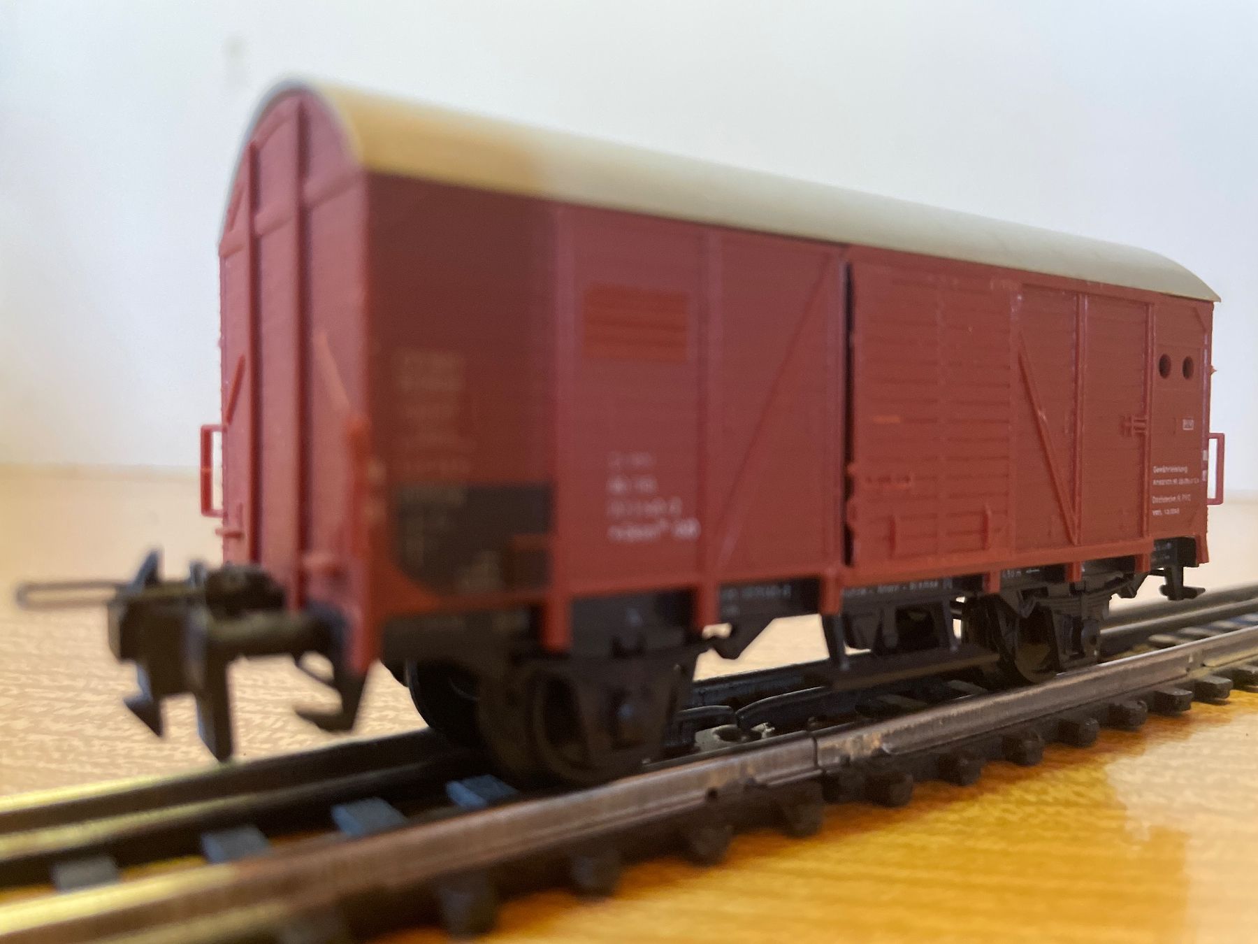 Trix Modellini di ferrovie: Trix Express H0 Gedeckter Güterwagen – Usato da Suhr venduto da Daneli7