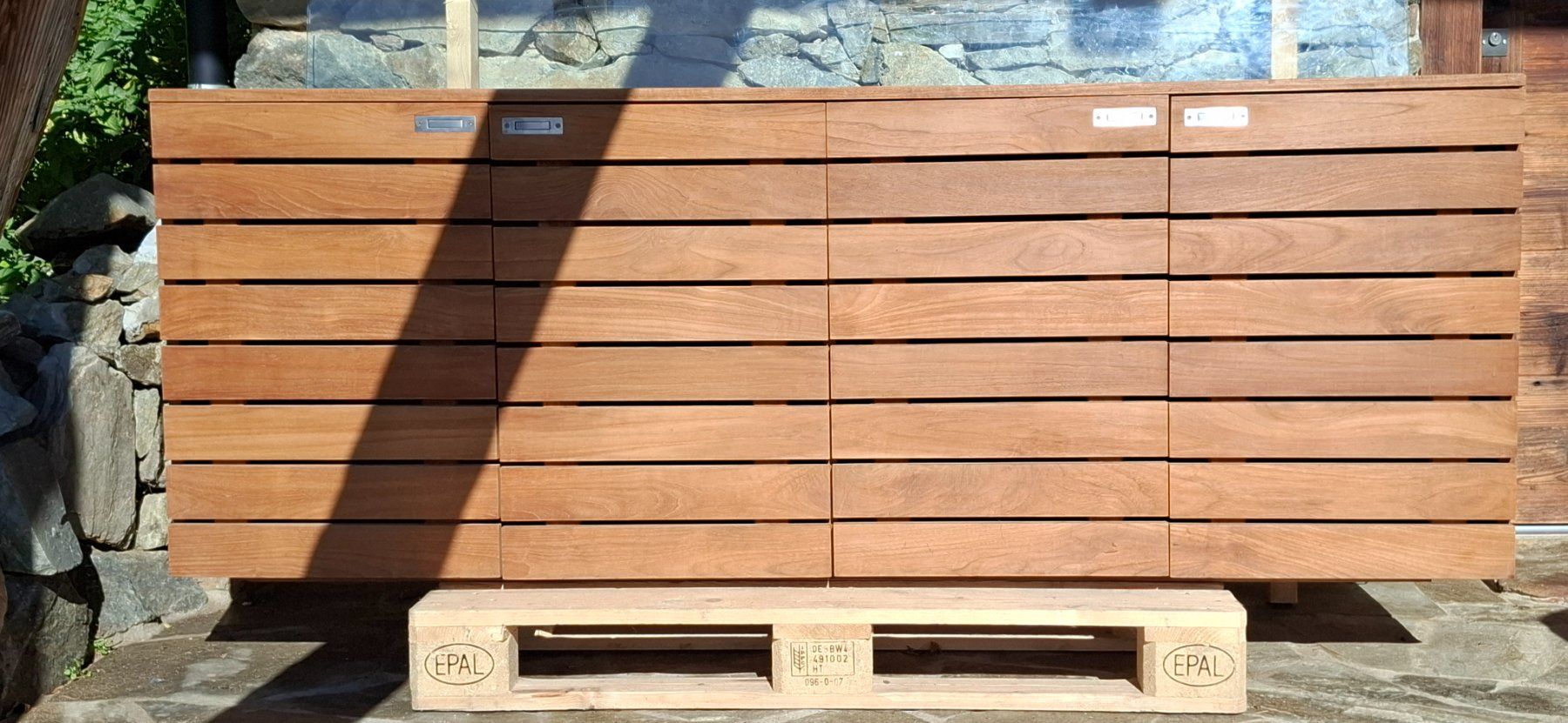 Articoli in legno: Meuble en Teck massif Horizon – Usato da Ravoire venduto da tom_ty8g