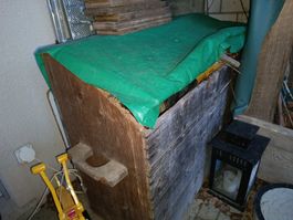 Alte Holztruhe für Werkzeug oder Holz 