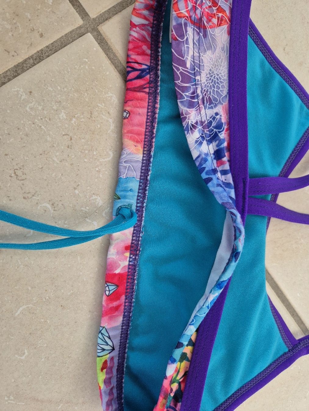 Badekleider & Bikinis: Bikinis 2 Stk. Gr. 134 Mädchen von Amanzi  – Gebraucht aus Adliswil von Stardust11 3