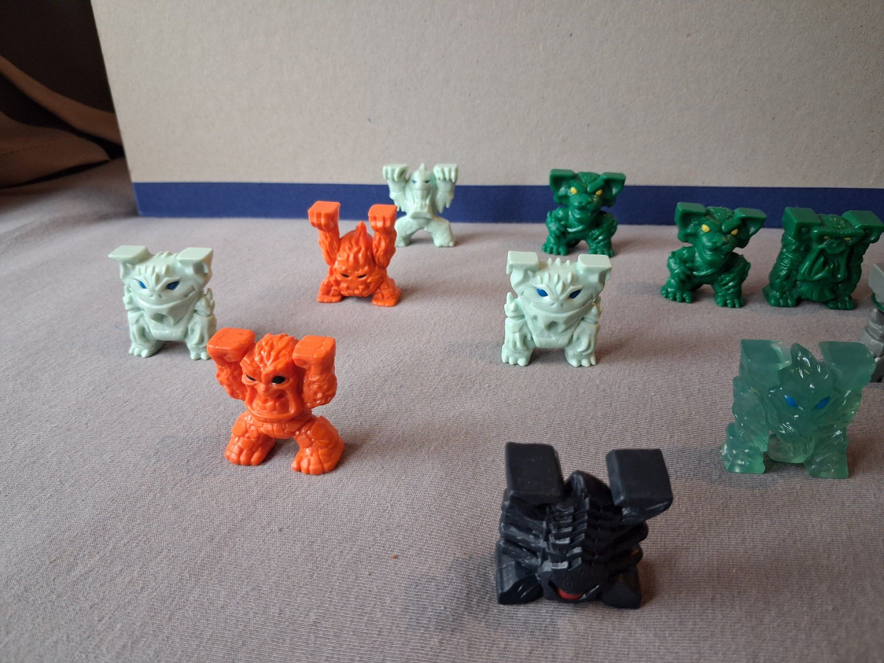 Schleich Jouets: Eldrador 3 Roboter mit vielen Figuren – D'occasion à Wetzikon TG par schwaelbli 8