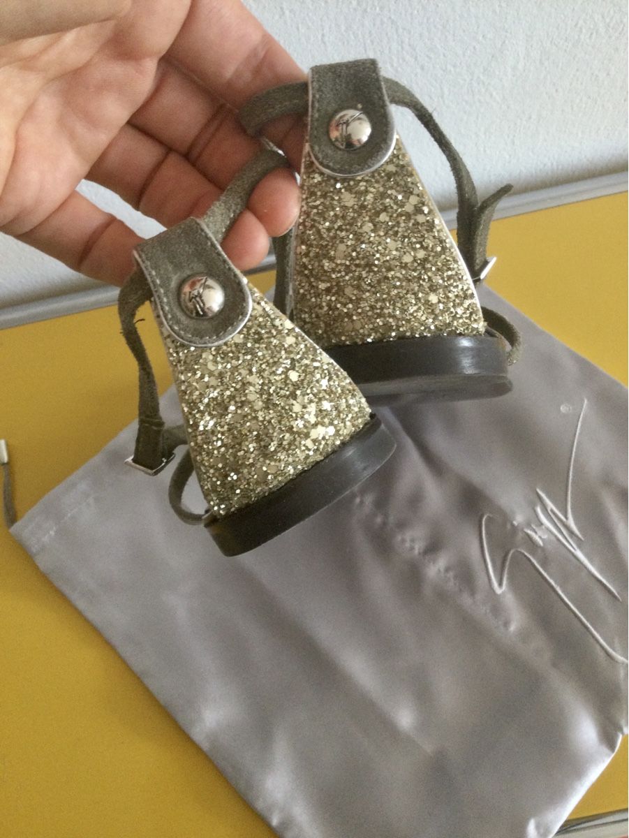 Zanotti Scarpe da donna: Giuseppe Zanotti flache Sandalen mit Glitter 40/41 – Usato da Stäfa venduto da loveforeverlove 3