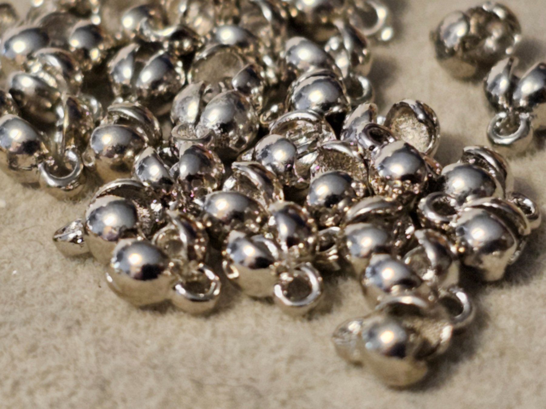 Kit bricolage: 30x Silber Endteile Klappkapsel Kappe Schmuck basteln – Nuovo (secondo la descrizione) da Riedt b. Erlen venduto da Gottestraene 3