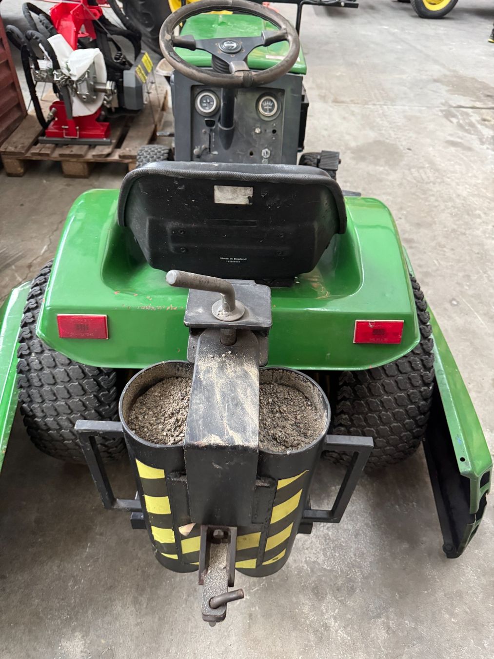 Tutte le macchine: Rasentraktor John Deere mit Hydraulischem Schneepflug – Difettoso da Gunzgen venduto da AmGuTe 3