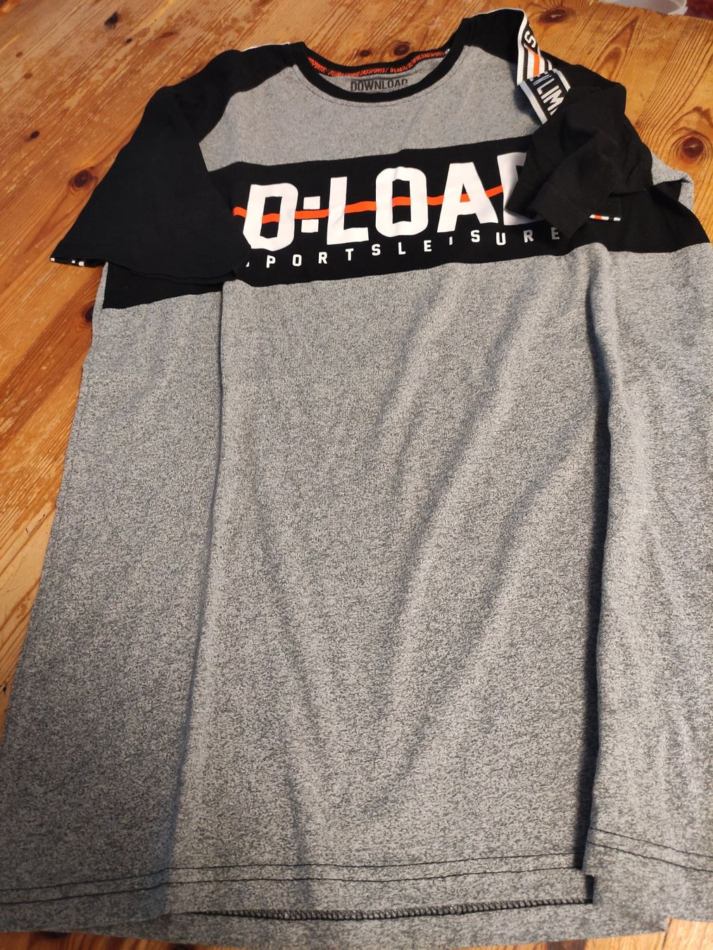 Camicie, T-shirt & Polo: 2 T-Shirt – Usato da Mümliswil venduto da Andreablaukatze 1