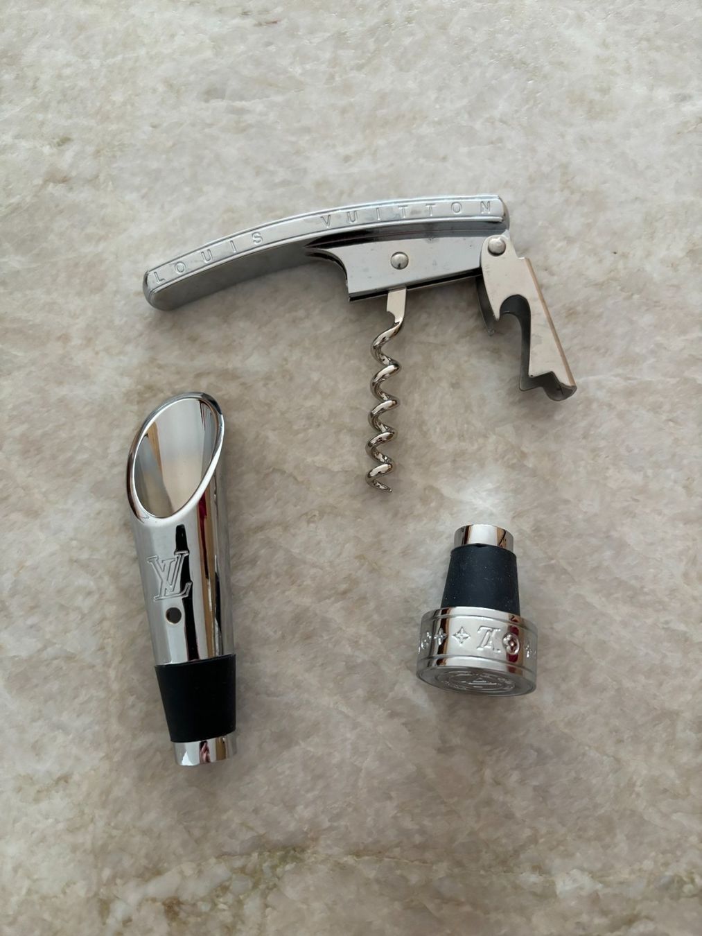 Apribottiglie & Tappi per chiusura: Thomas Wine Kit S00 - For Men | LOUIS VUITTON Weinöffner Set – Nuovo (secondo la descrizione) da Weissbad venduto da FlickflauderY 2