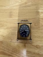Kundo Vintage Quarz-Tischuhr aus Messingoptik 