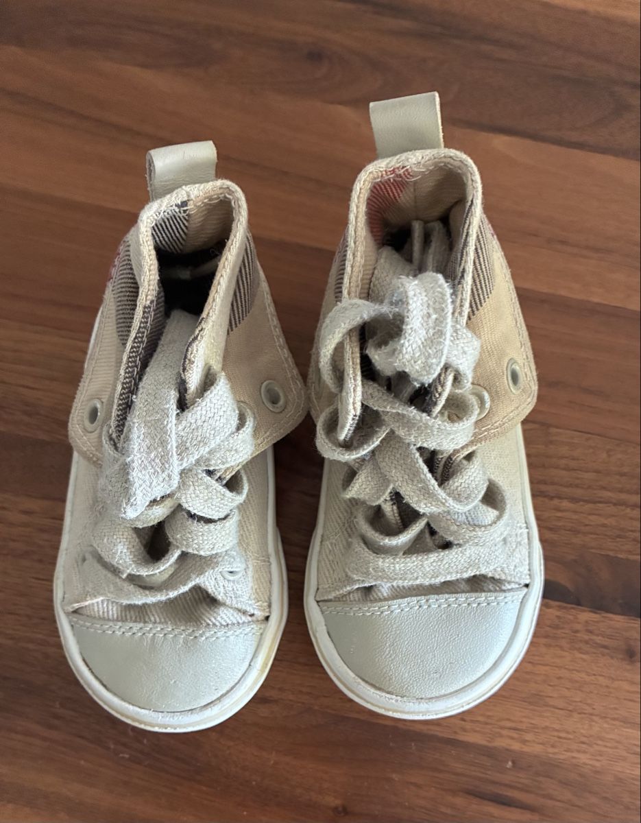 Burberry Scarpe per ragazzi: Burberry Babyschuhe Grösse 20 – Usato da Stallikon venduto da shop100 1