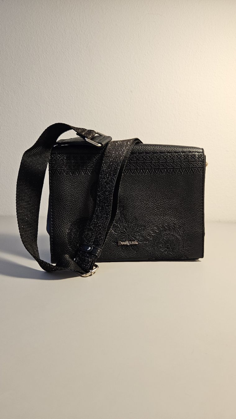 Desigual Borse da donna: Desigual Schwarze Handtasche – Usato da Lugano venduto da pknoodle