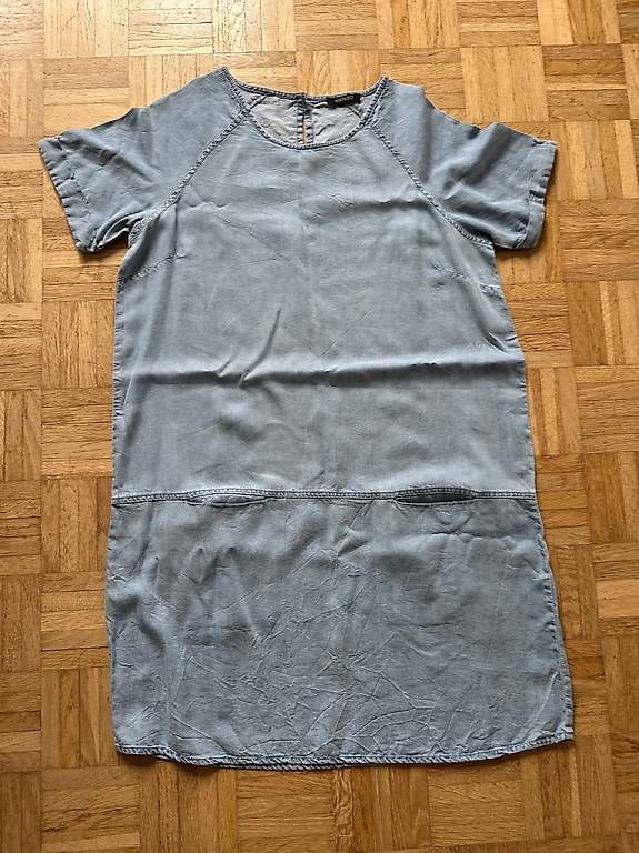Vestiti: Jeanskleid mit Taschen Gr. M – Usato da Stäfa venduto da DearDarling