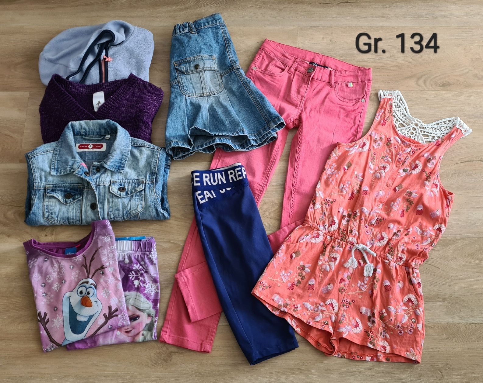 Lotti & Set di vestiti: Kleiderpaket Mädchen Gr.: 134 – Usato da Grenchen venduto da .stern.