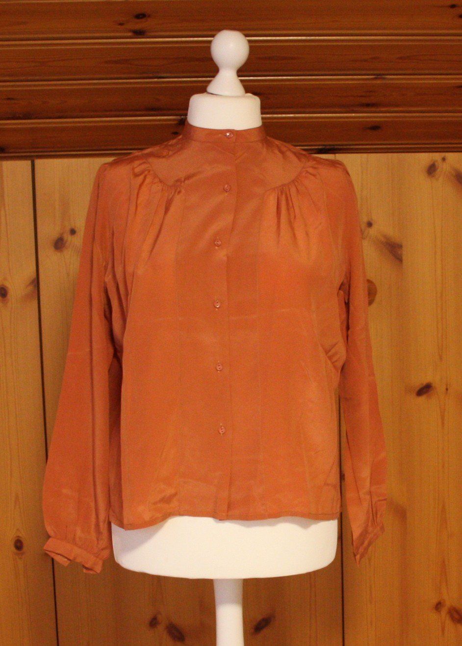 Camicette: Bluse SCALI rostfarben Gr. M – Usato da Flüelen venduto da Diversicum-Vintage
