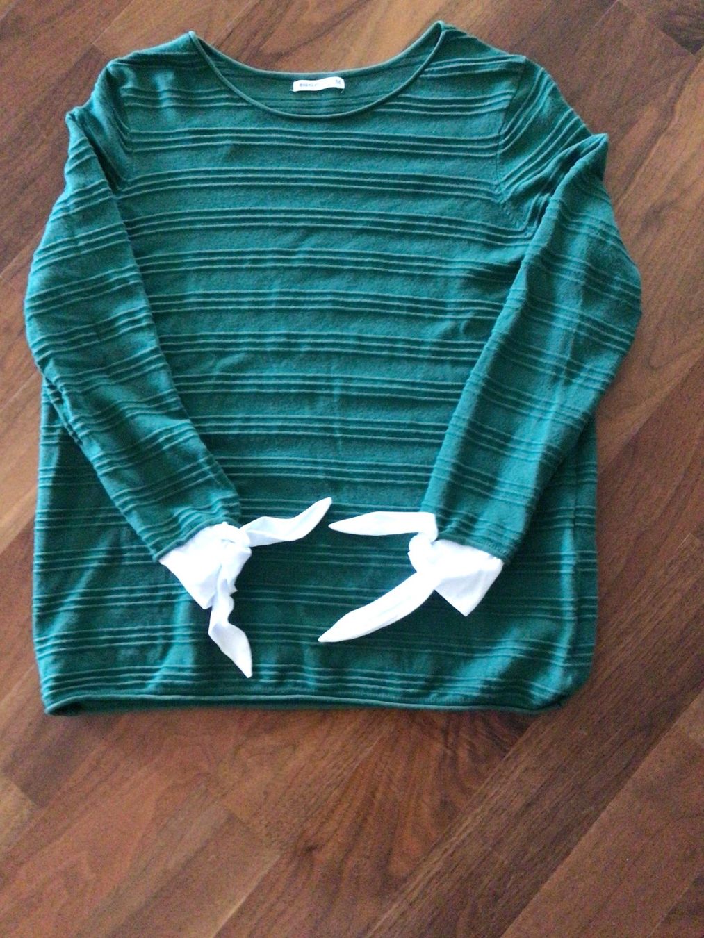 Pullover & Sweatshirts: 2 Pullover – Gebraucht aus Zürich von ArmariodeRuth_Senora