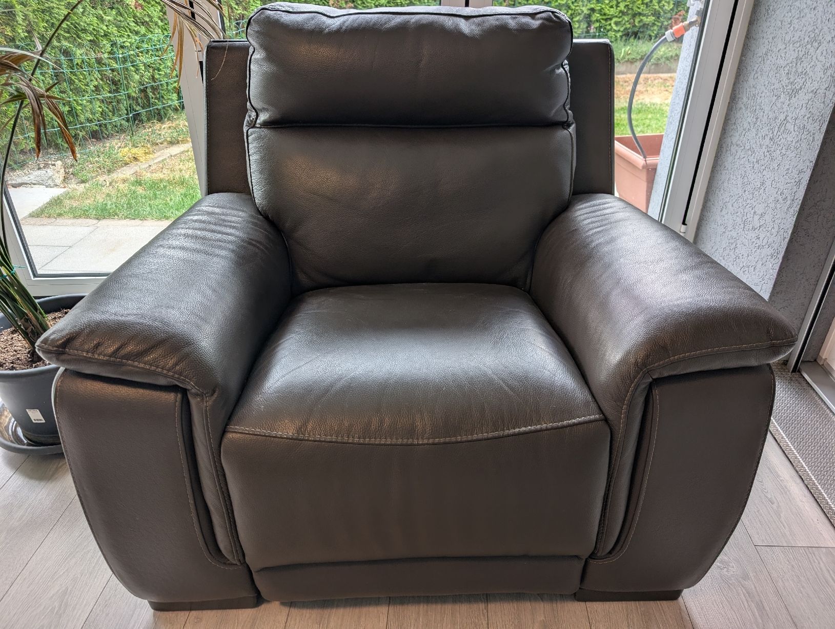 Conforama Divani: 2.5er + 1er Leder Sofa mit Relax Funktion – Usato da Rebstein venduto da pauldainty 9