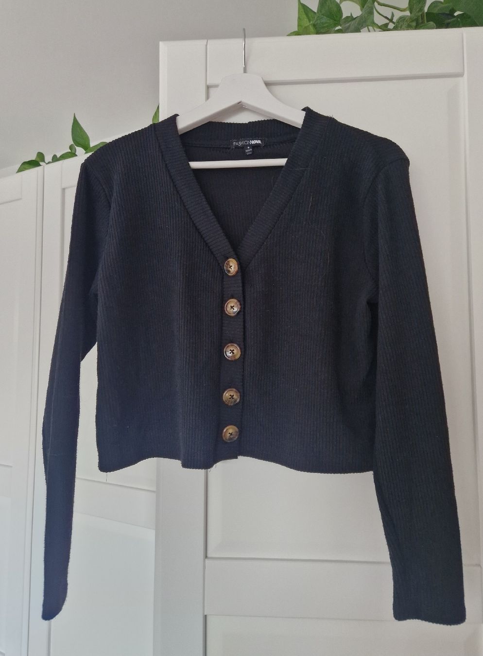 Maglioni & Felpe: Schwarzer Cardigan, Fashionnova, Gr. S – Usato da Fislisbach venduto da mgr_yy8b