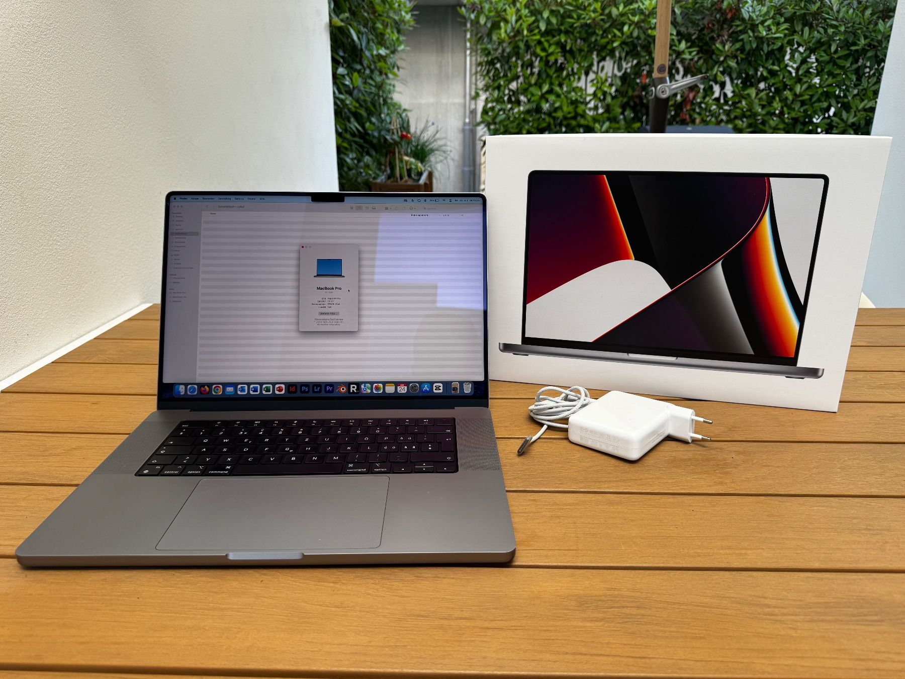 Apple Notebooks: MacBook Pro 16" M1 Pro – Gebraucht aus Salmsach von  2