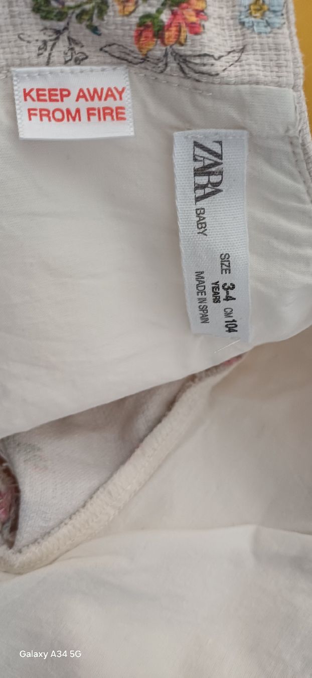 Zara Kleider & Röcke: Sommerliches Blumenkleid Zara 104 – Gebraucht aus Riniken von Lessy- 1