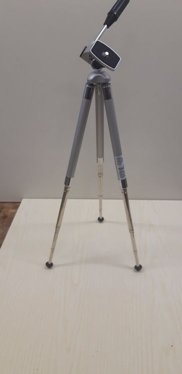 Treppiedi & Teste: Teleskop-Stativ für Fotokameras H 26-90cm – Usato da Müntschemier venduto da grossh 1