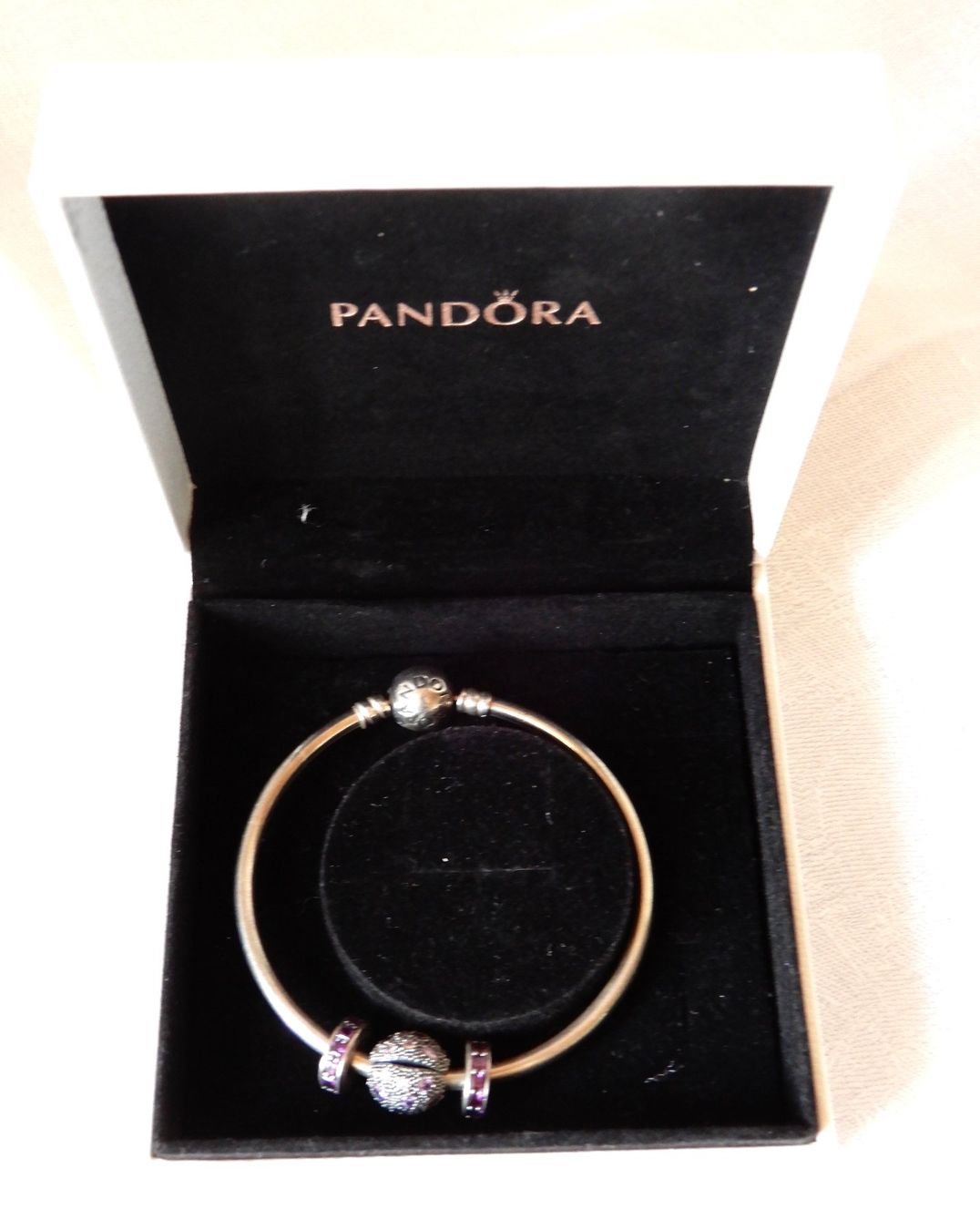 Pandora Armbänder & -reifen: Pandora Armband mit 3  Charms – Gebraucht aus Senèdes von tintinette43