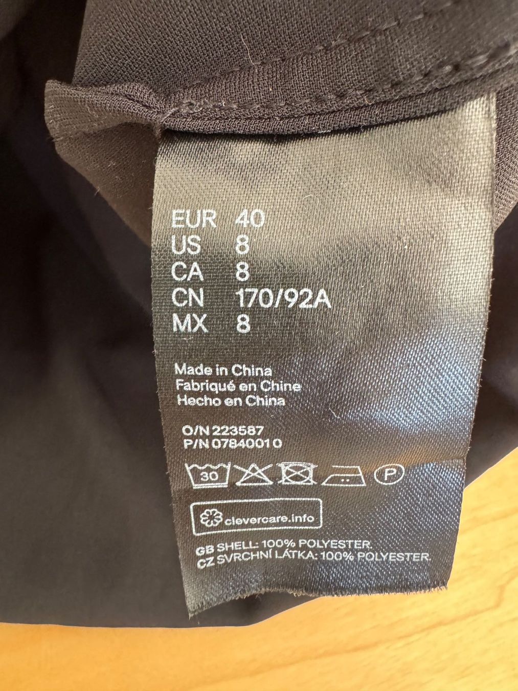 H&M Blusen: Bluse, ärmellos, Gr. 40, schwarz, H&M – Gebraucht aus Rorschacherberg von beeechen 2