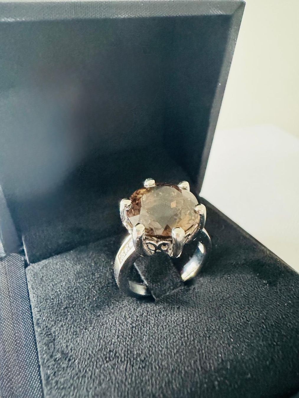 Anelli: Ring aus Platin & Rauchquarzstein – Usato da Hergiswil NW venduto da Shintana