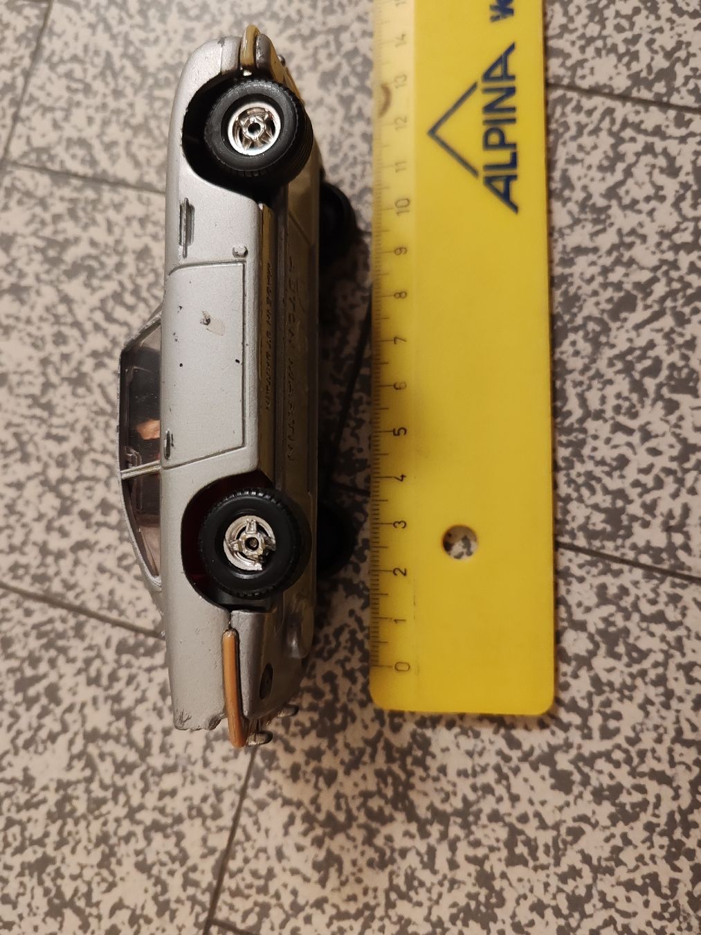 Corgi Toys Voitures modèles: Corgi 007 Aston Martin DB5 silber  – D'occasion à Wila par neu_s8qs 2