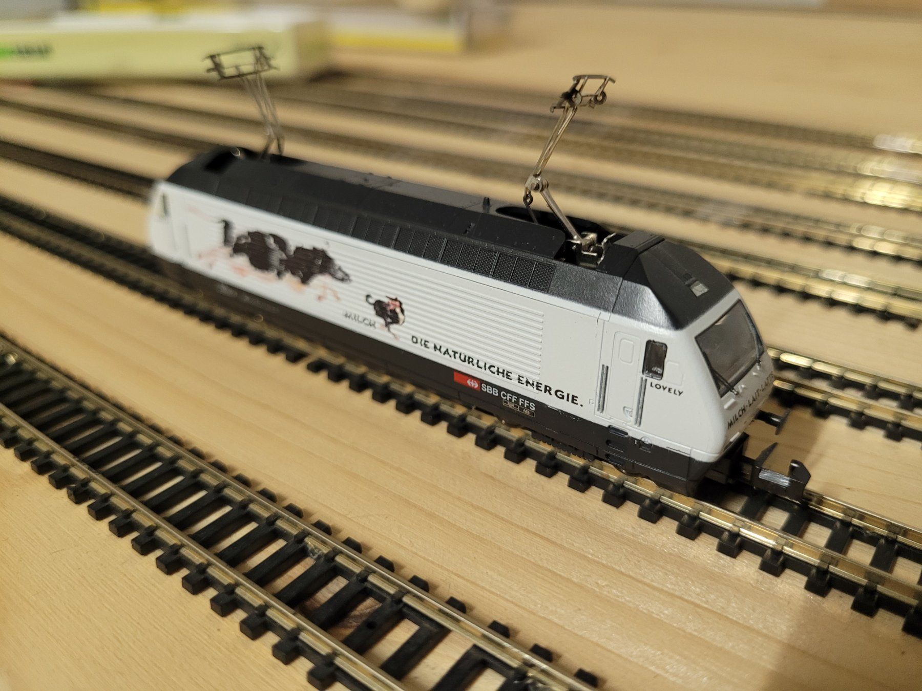 Trix Modelleisenbahnen: Minitrix Spur n: SBB Lok Re 460 "Milch" – Gebraucht aus Gempenach von moudi60 1