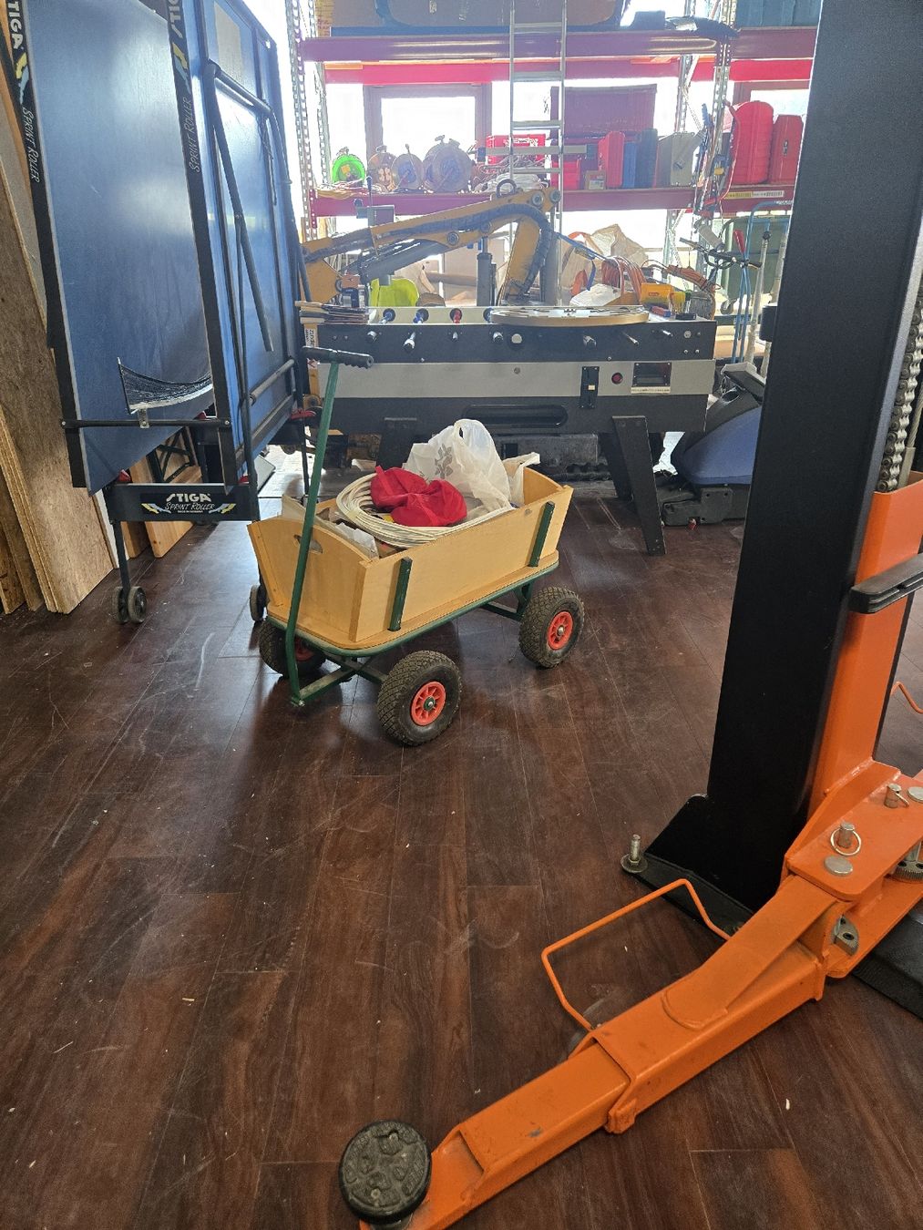 Carriole: Handwagen Holz mit Luftreifen  – Usato da Brunnen venduto da Morovicini