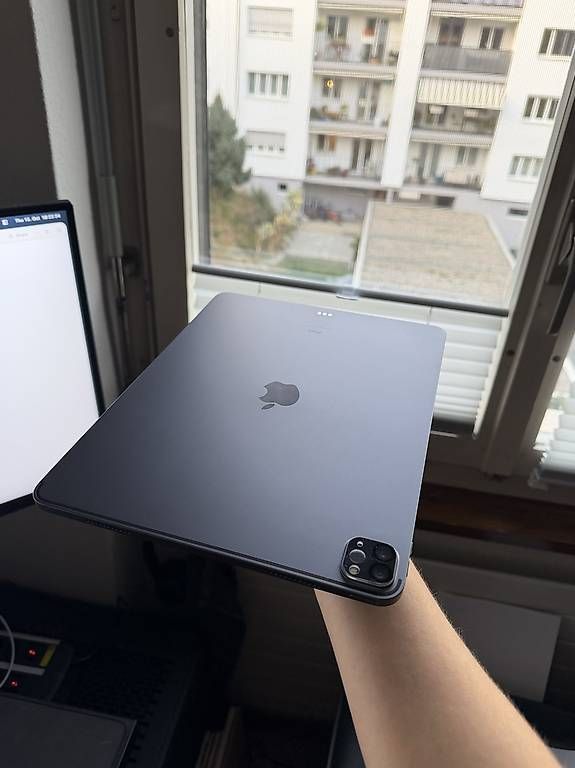 Tablet PC: iPad Pro 12.9 M1 + Magic Keyboard Space Grau – Usato da Düdingen venduto da imnotkry 1